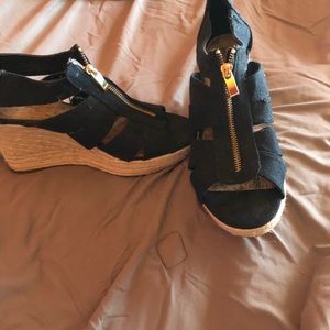 SIZE 11 BLACK WEDGES ✨✨✨